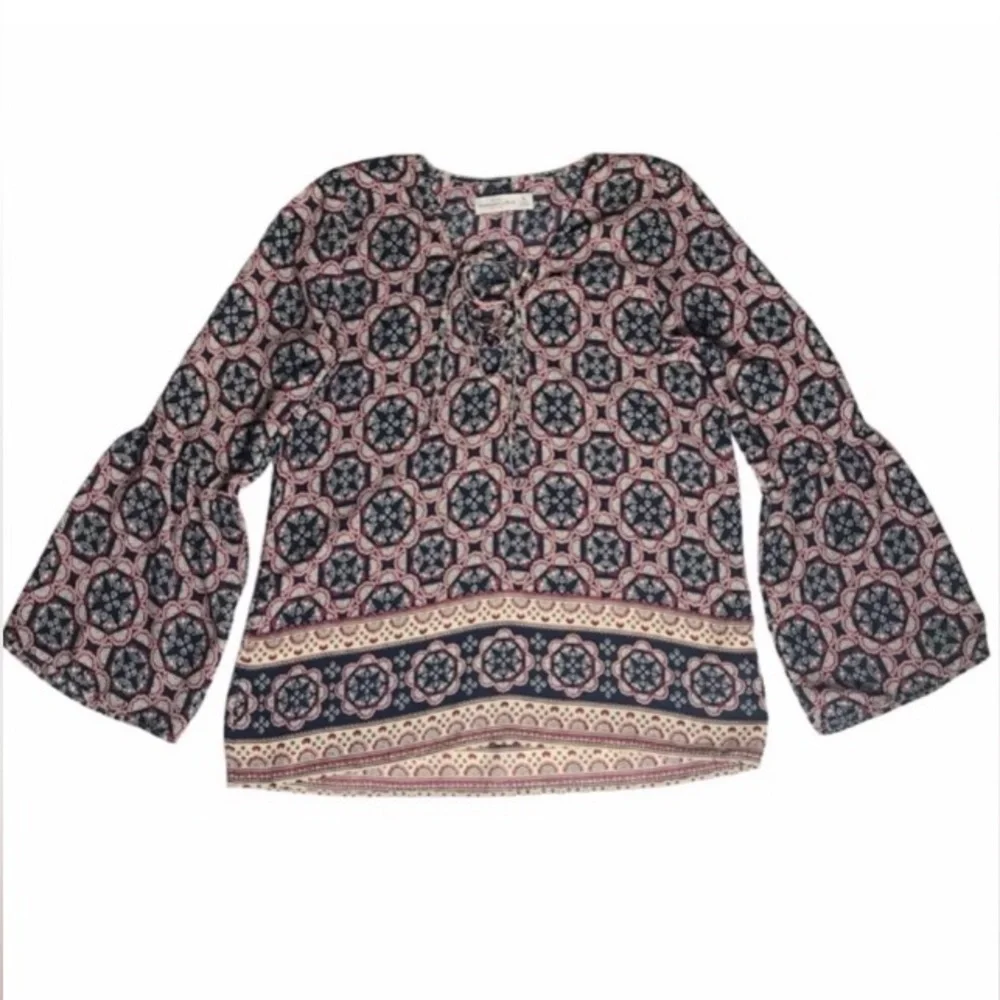 Abercrombie A&F Boho Tie V-Neck Bell Sleeve Blouse Top Peasant Hippie EUC SZ XS